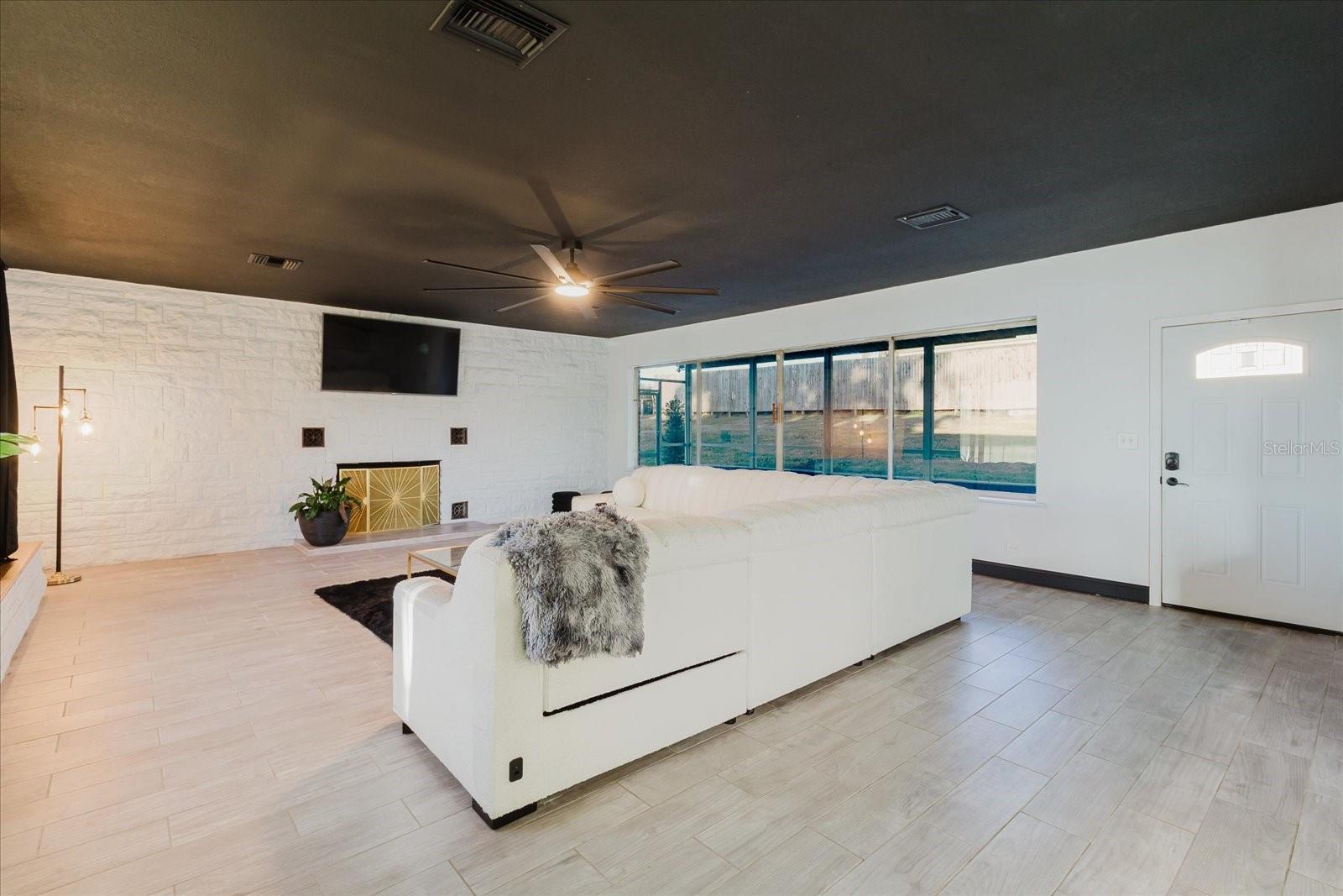 Image 16 of 89 For 2120 Hurley Drive