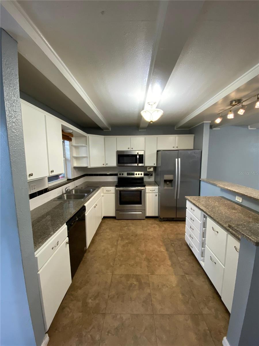 Image 3 of 26 For 14419 Americana Circle 103