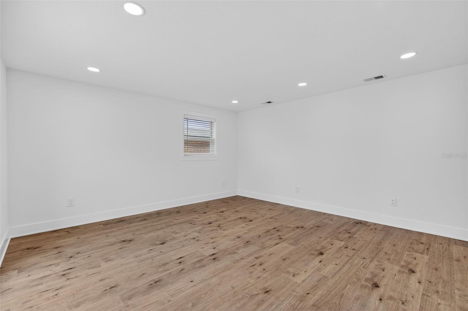 Image 25 of 56 For 1550 Cumberland Lane