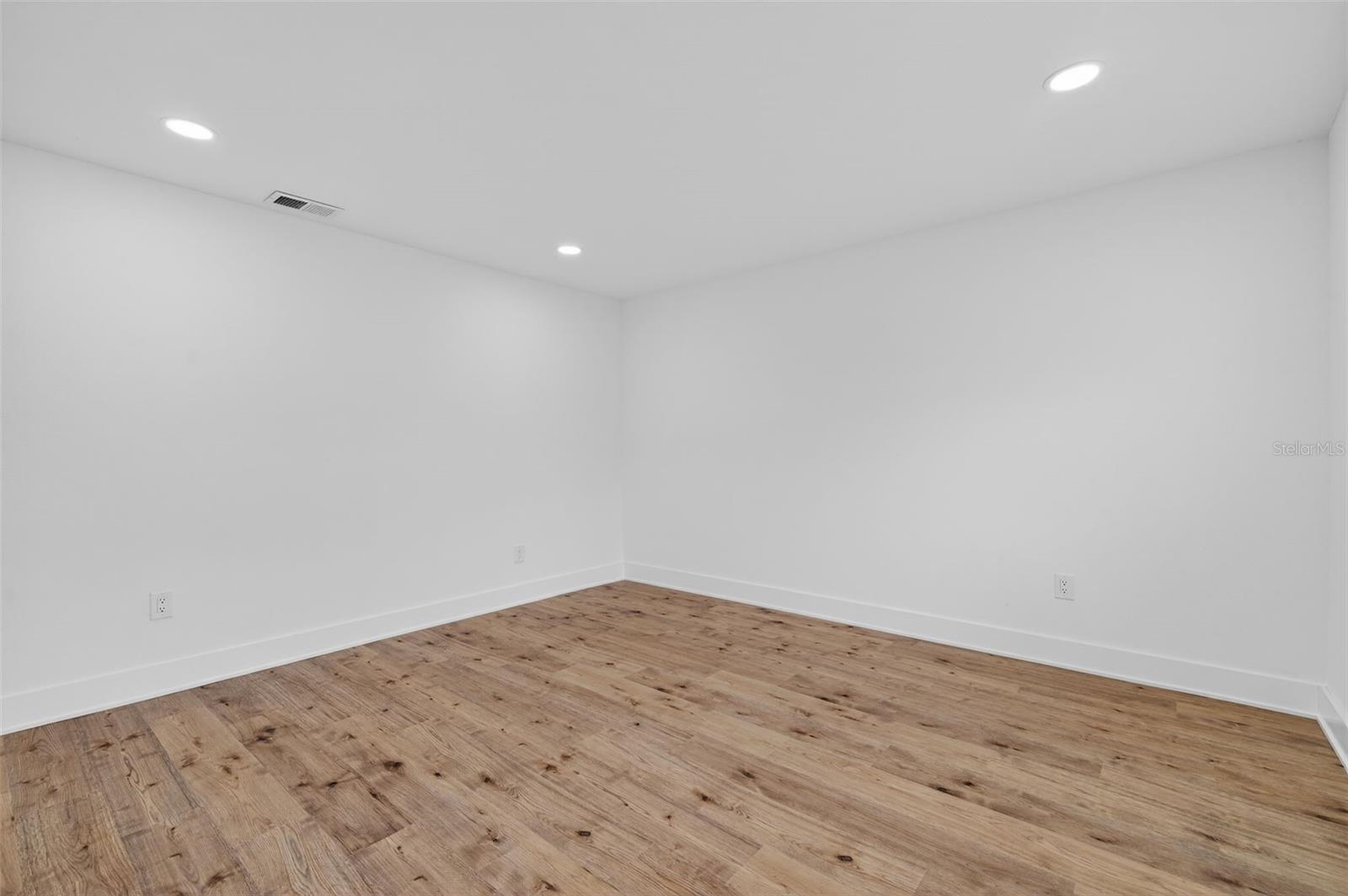 Image 30 of 56 For 1550 Cumberland Lane