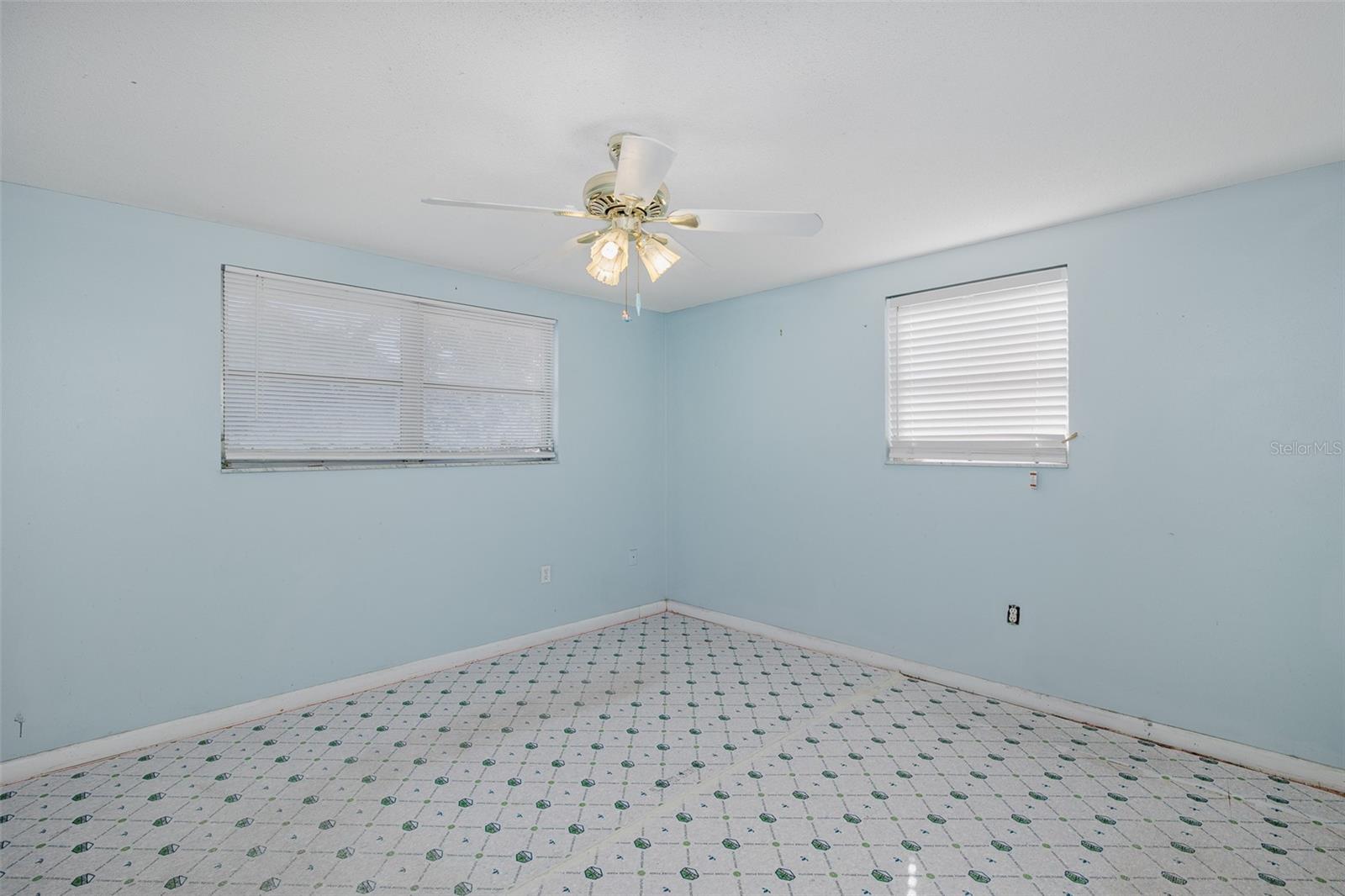 Image 20 of 40 For 10328 Holly Drive