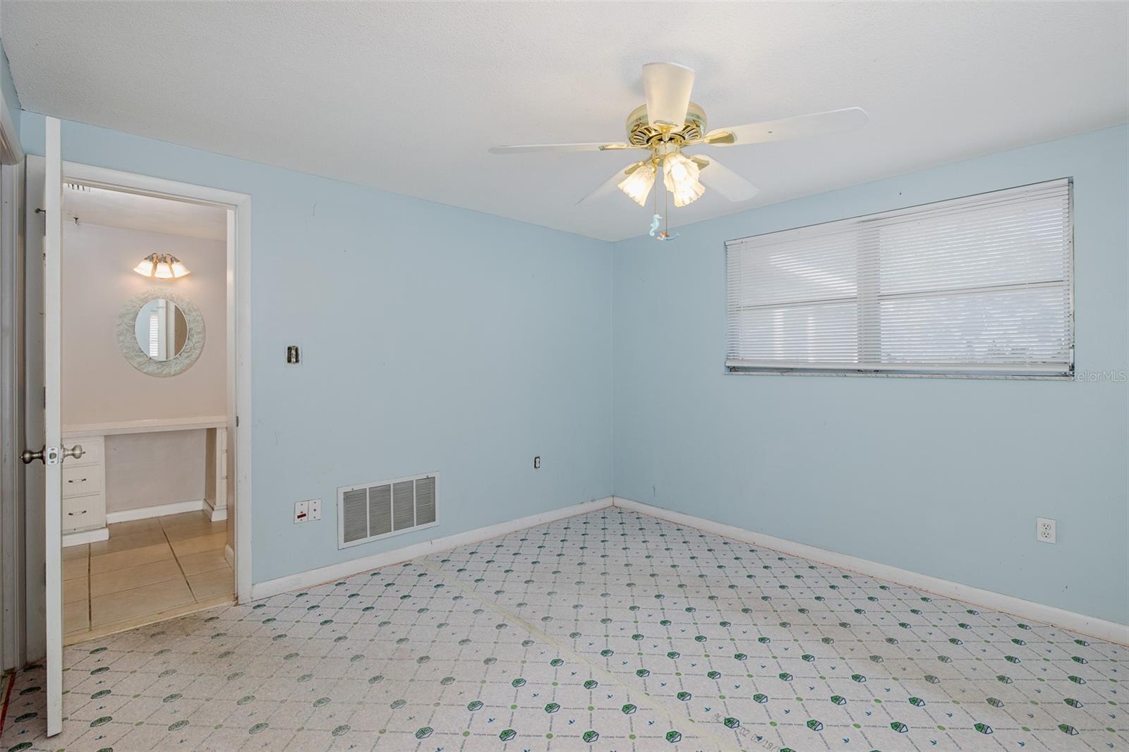 Image 22 of 40 For 10328 Holly Drive