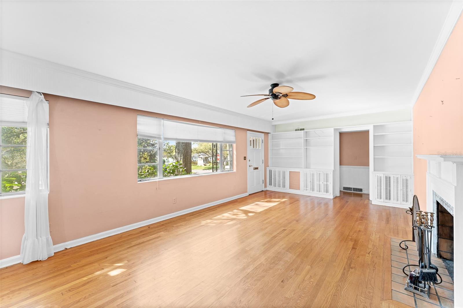 Image 19 of 59 For 325 Orangeview Avenue