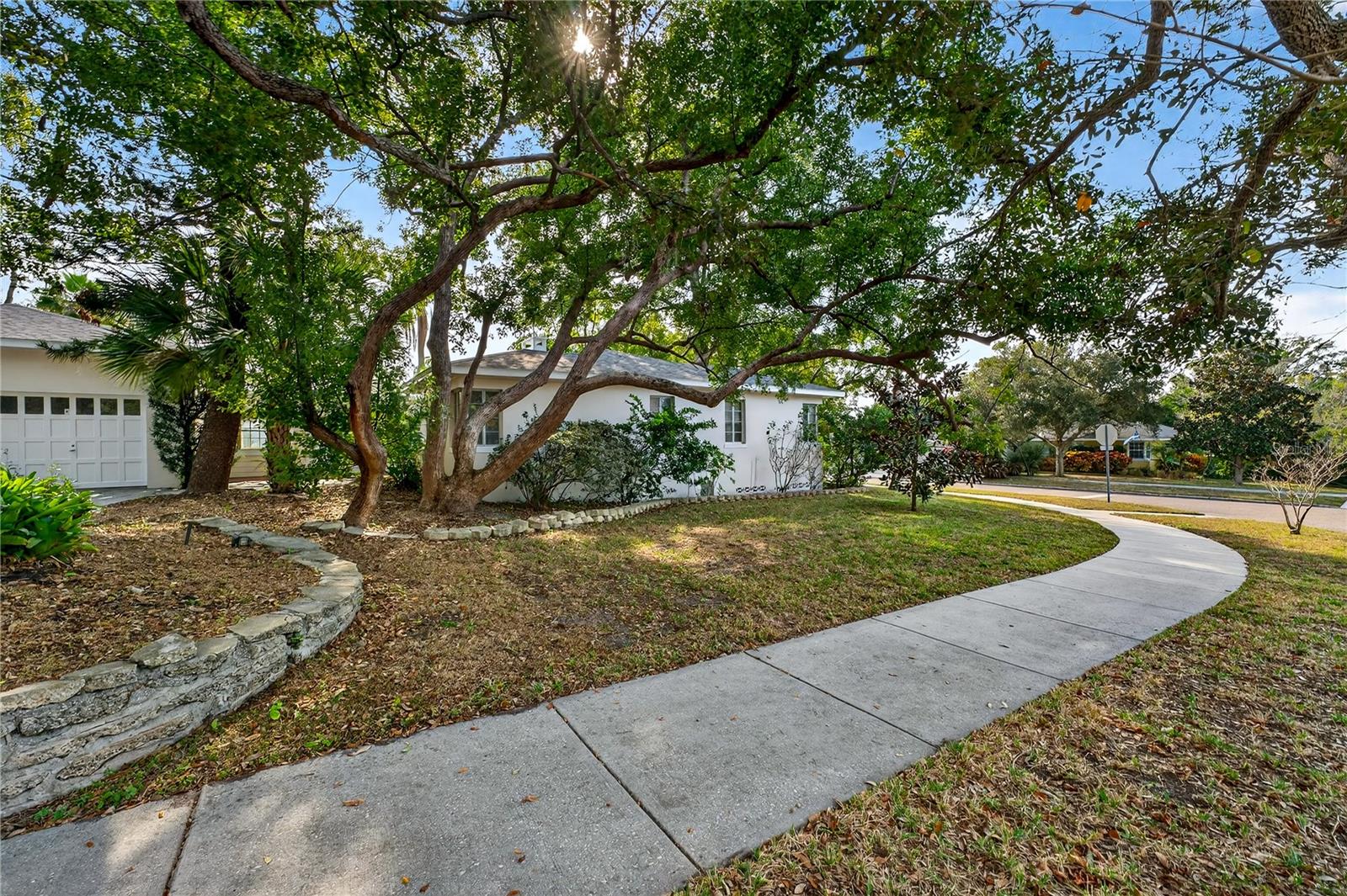 Image 41 of 59 For 325 Orangeview Avenue