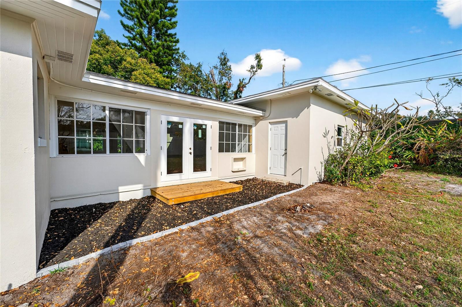 Image 46 of 59 For 325 Orangeview Avenue