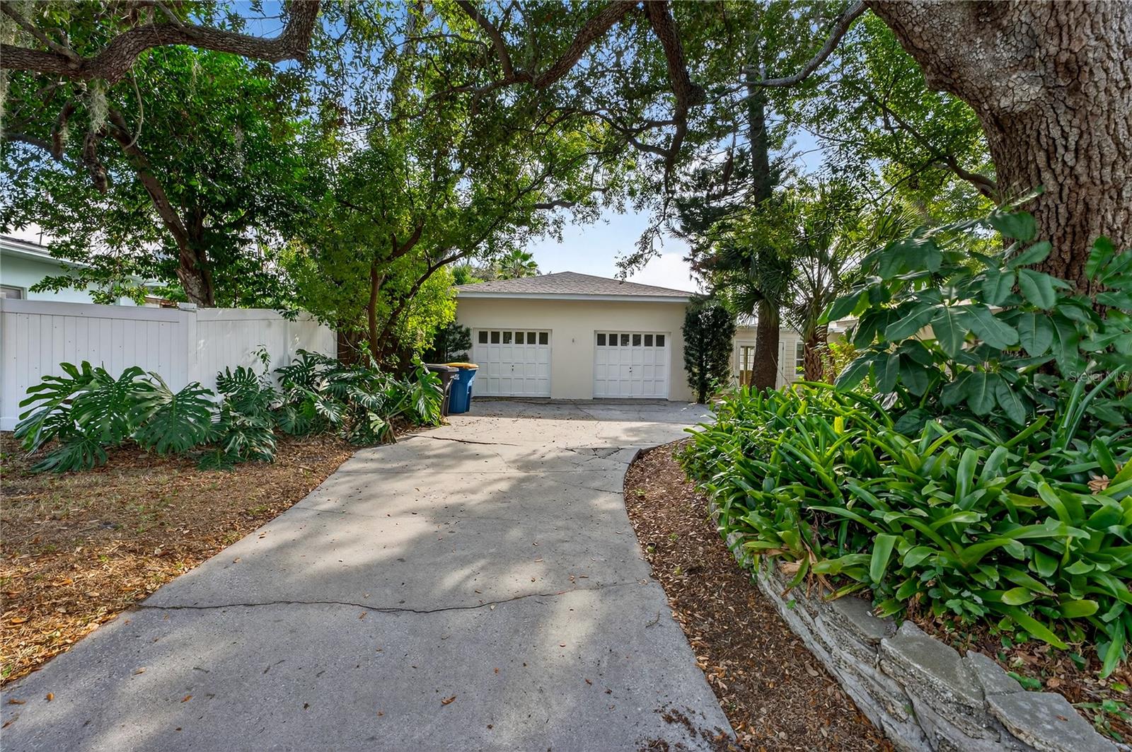 Image 5 of 59 For 325 Orangeview Avenue