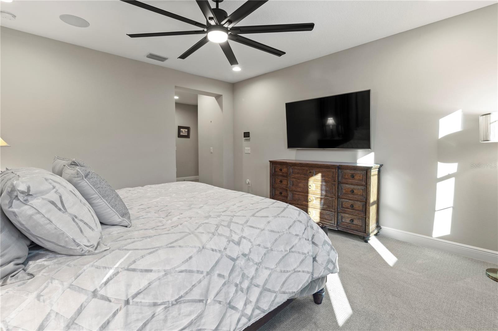 Image 28 of 60 For 4580 Shoreleaf Loop