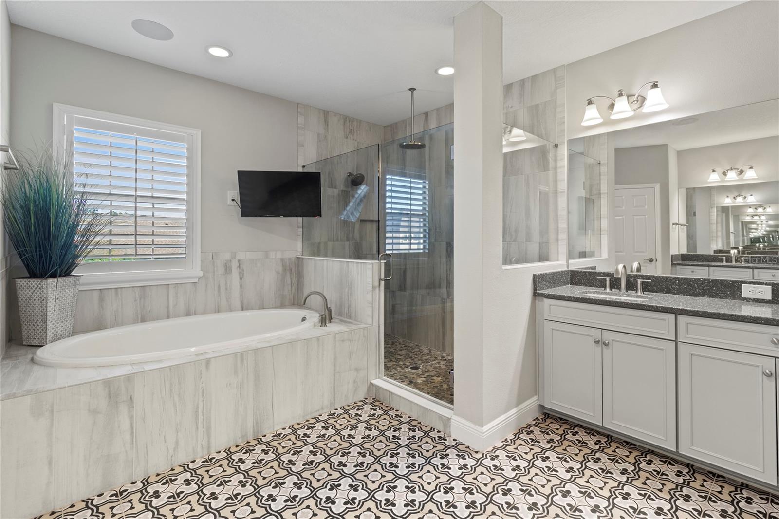 Image 31 of 60 For 4580 Shoreleaf Loop