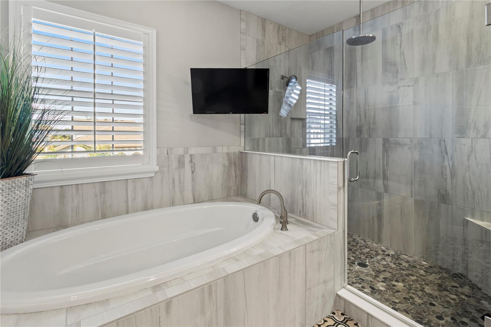 Image 32 of 60 For 4580 Shoreleaf Loop