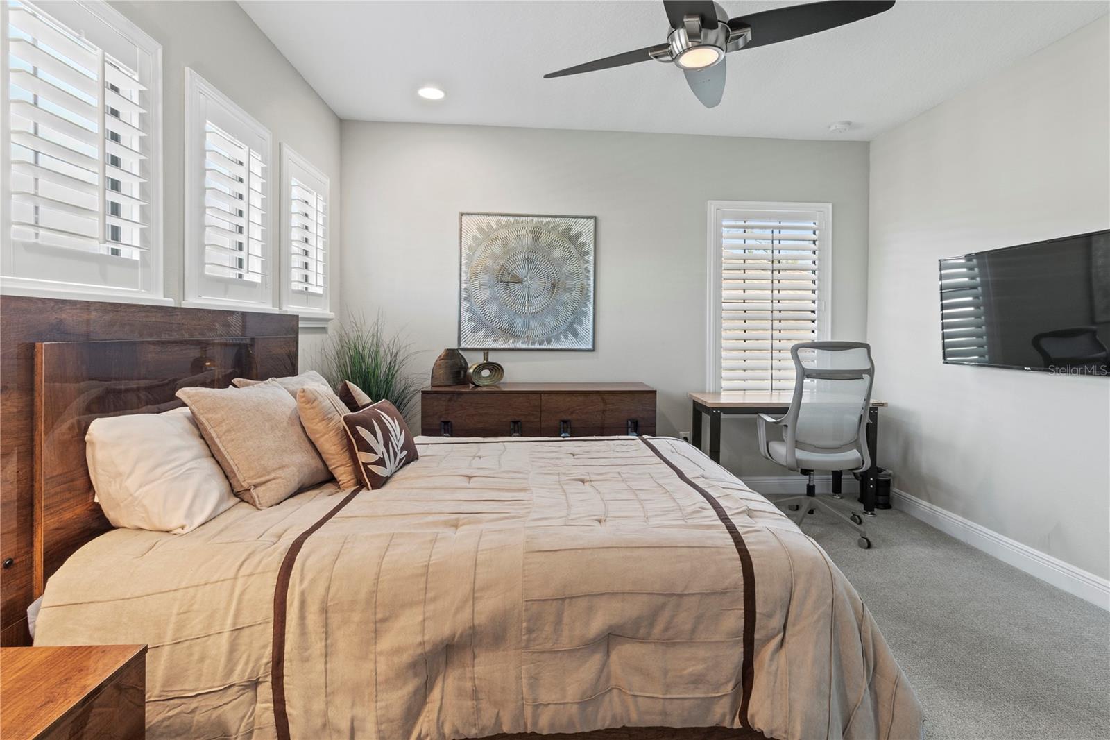 Image 40 of 60 For 4580 Shoreleaf Loop