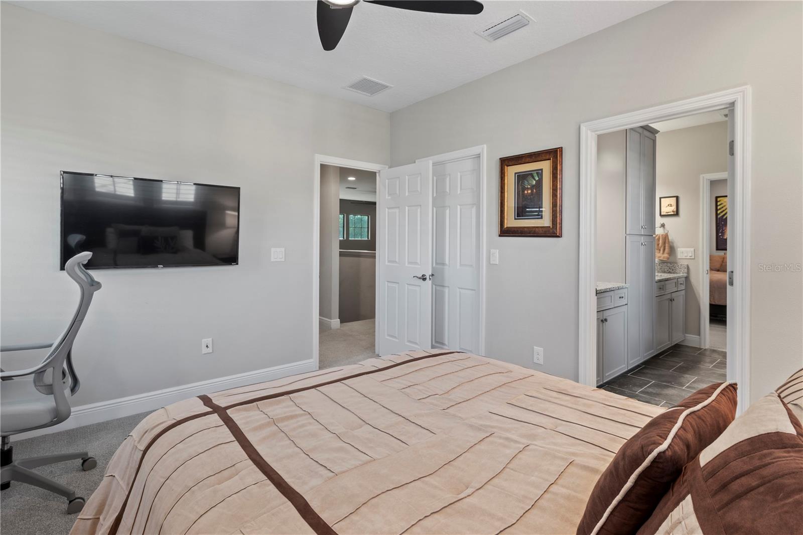 Image 41 of 60 For 4580 Shoreleaf Loop