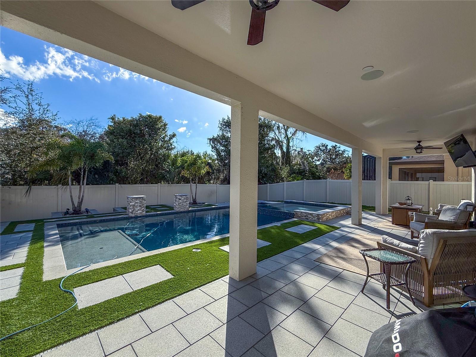 Image 52 of 60 For 4580 Shoreleaf Loop