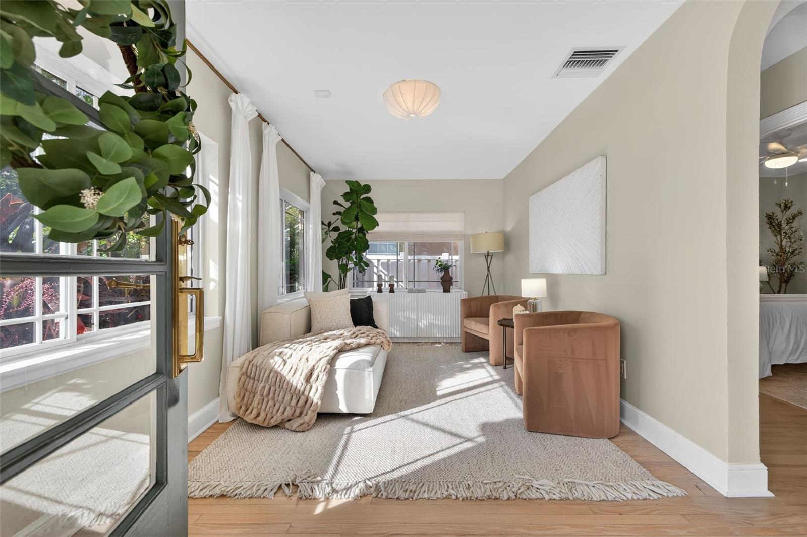 Image 4 of 54 For 101 27th Avenue N