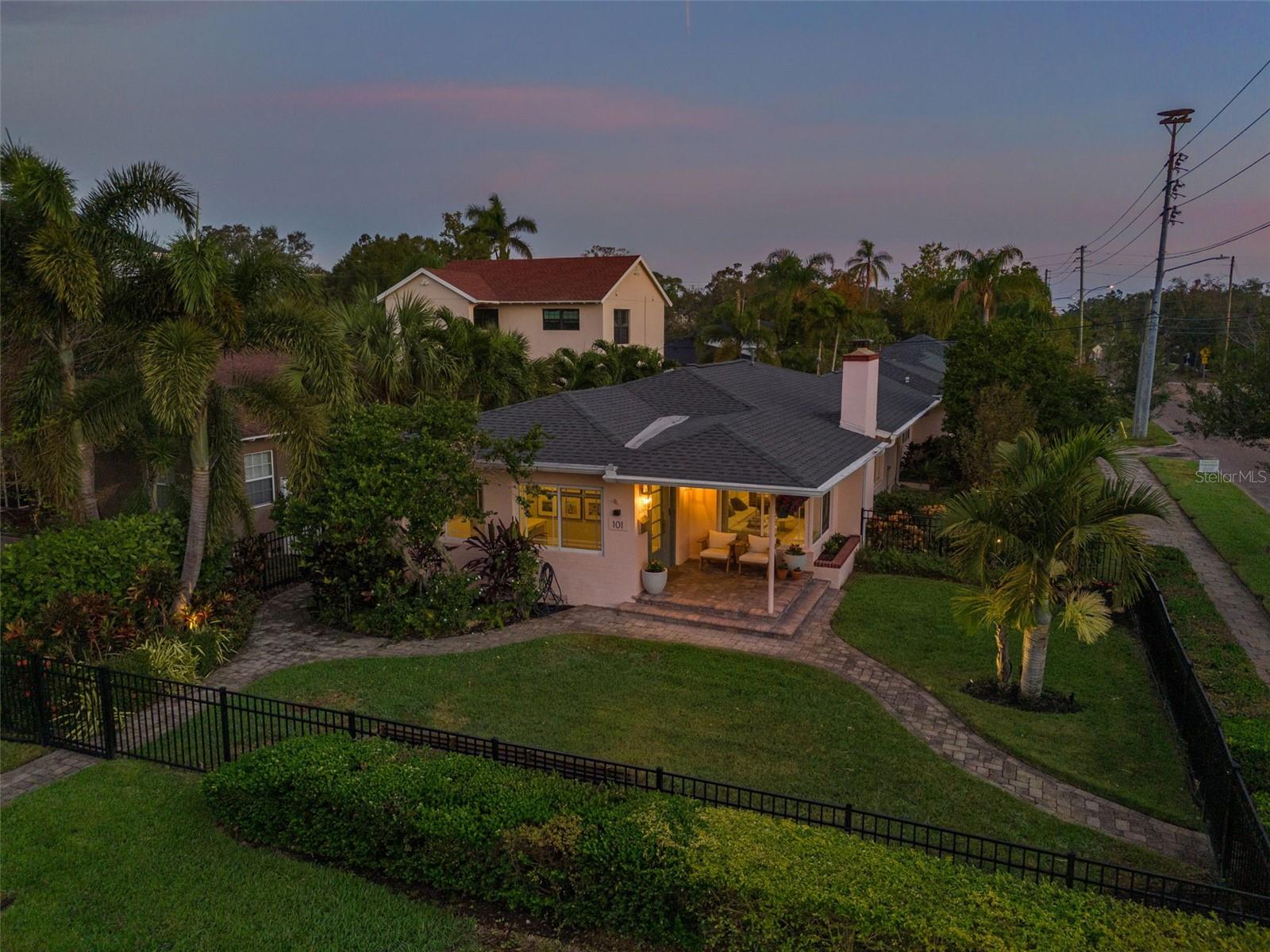 Image 43 of 54 For 101 27th Avenue N