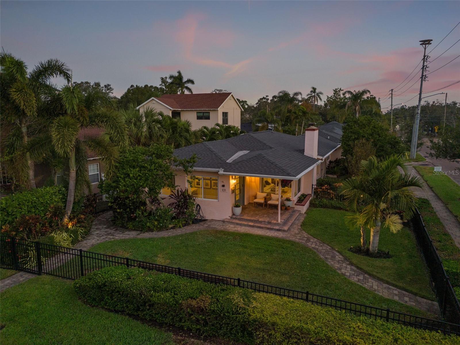 Image 44 of 54 For 101 27th Avenue N