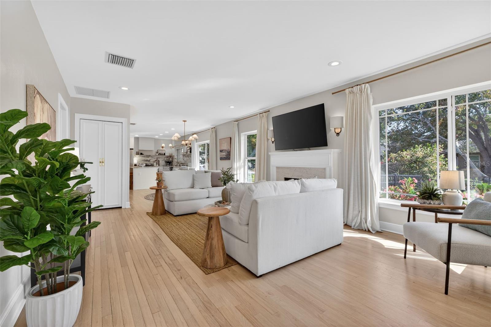 Image 8 of 54 For 101 27th Avenue N