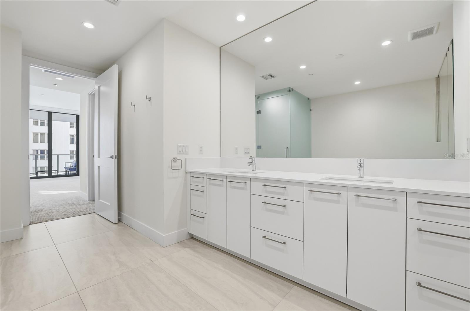 Image 53 of 65 For 301 1st Street S 807