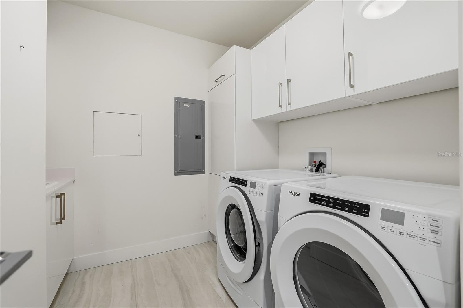 Image 54 of 65 For 301 1st Street S 807