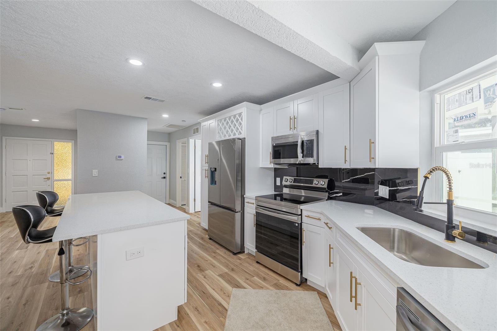 Image 8 of 33 For 2436 Beacon Groves Boulevard