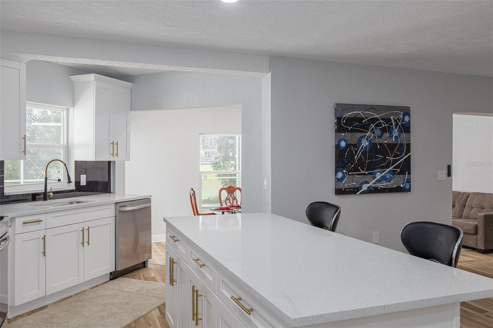 Image 9 of 33 For 2436 Beacon Groves Boulevard