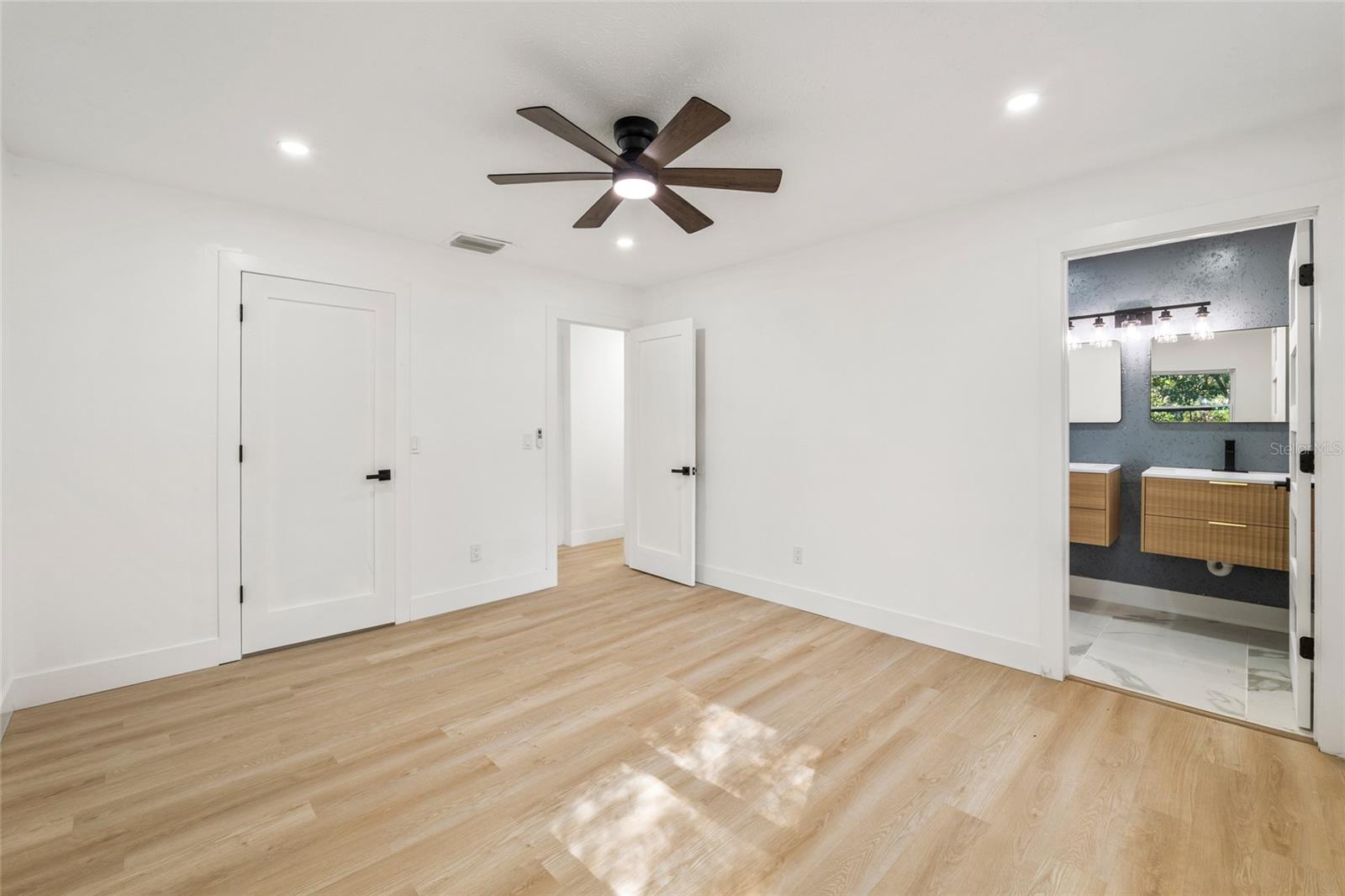 Image 10 of 39 For 8807 Overlook Drive