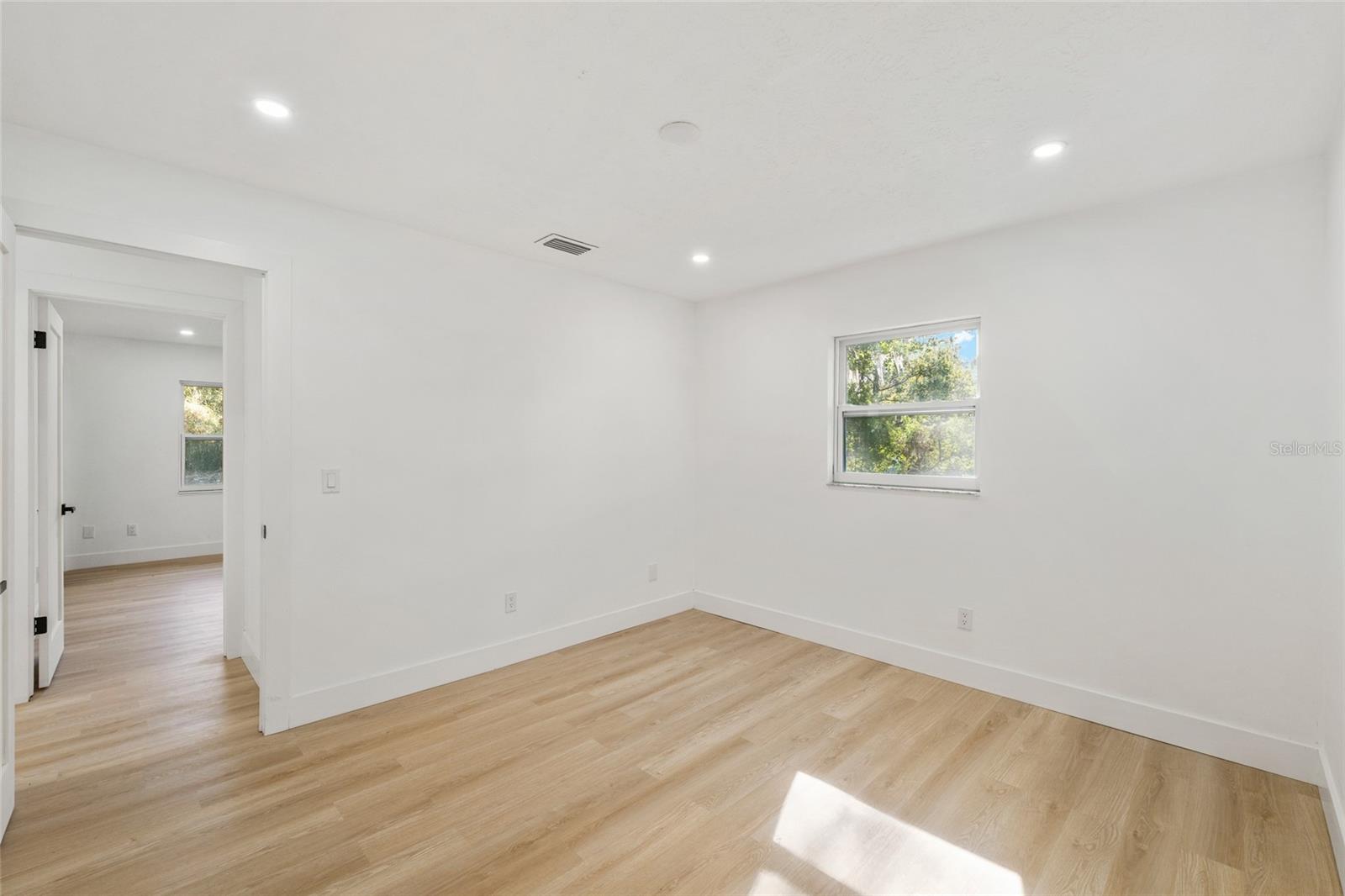 Image 14 of 39 For 8807 Overlook Drive