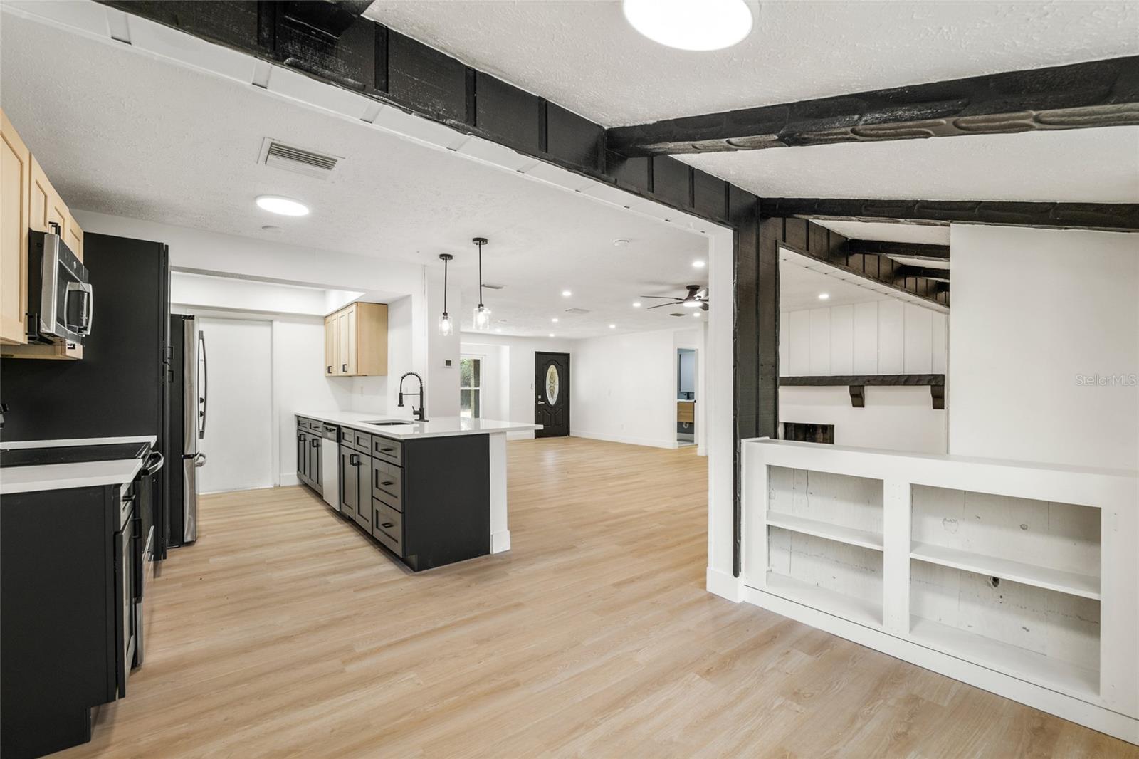 Image 4 of 39 For 8807 Overlook Drive