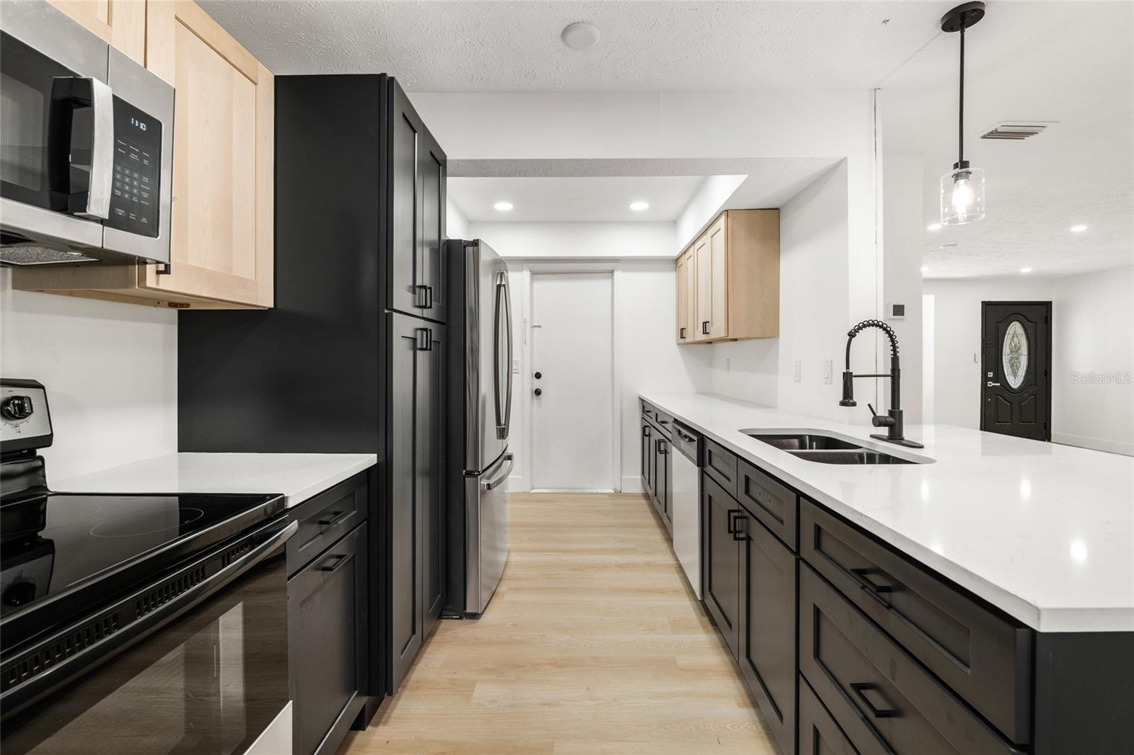 Image 6 of 39 For 8807 Overlook Drive