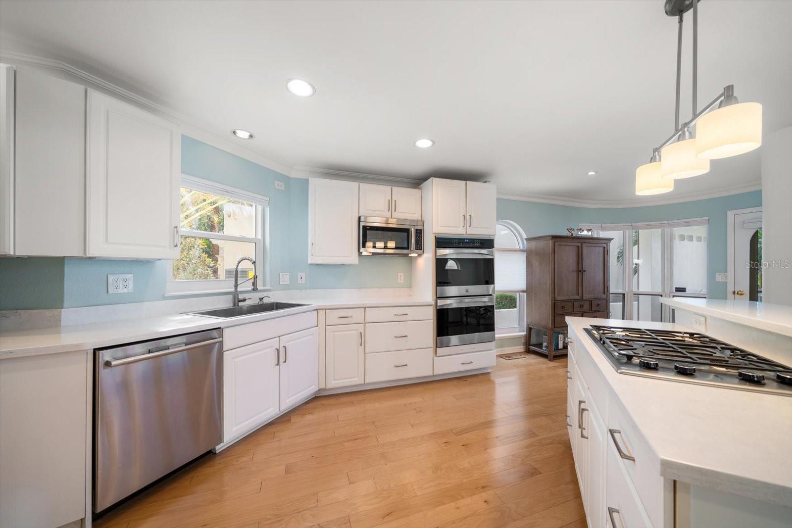 Image 14 of 73 For 15564 Gulf Boulevard