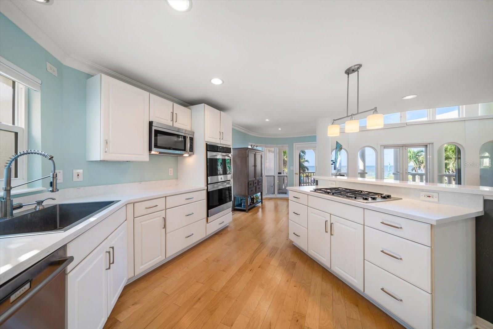 Image 15 of 73 For 15564 Gulf Boulevard