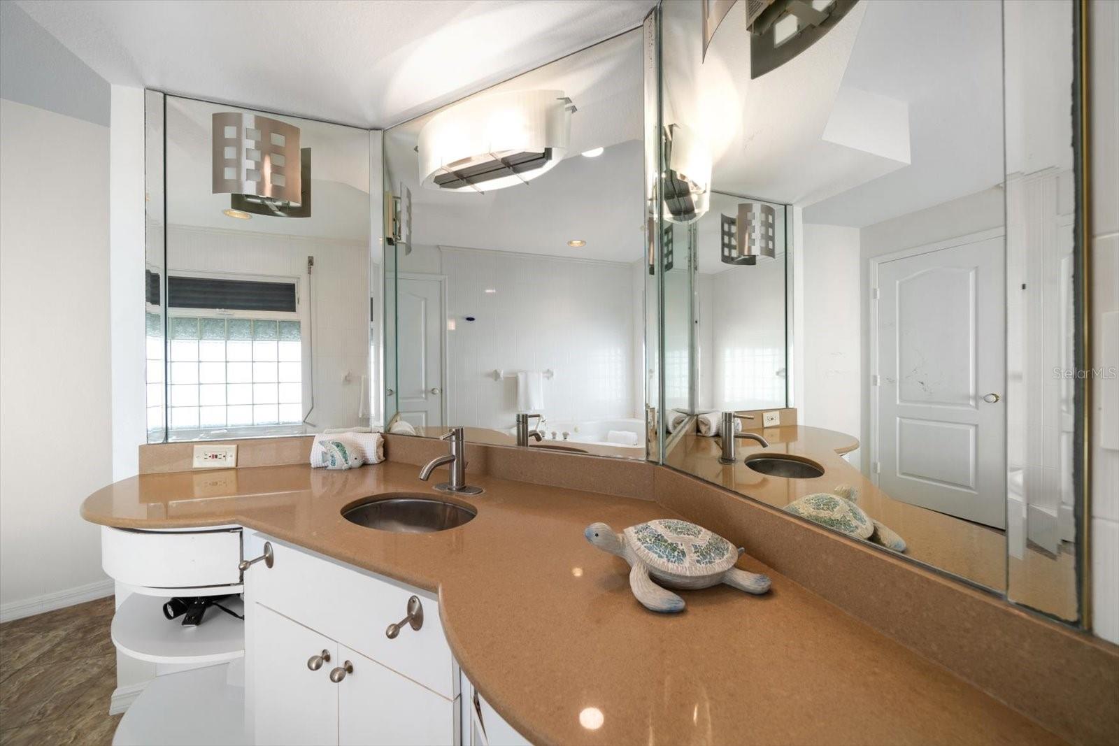 Image 33 of 73 For 15564 Gulf Boulevard