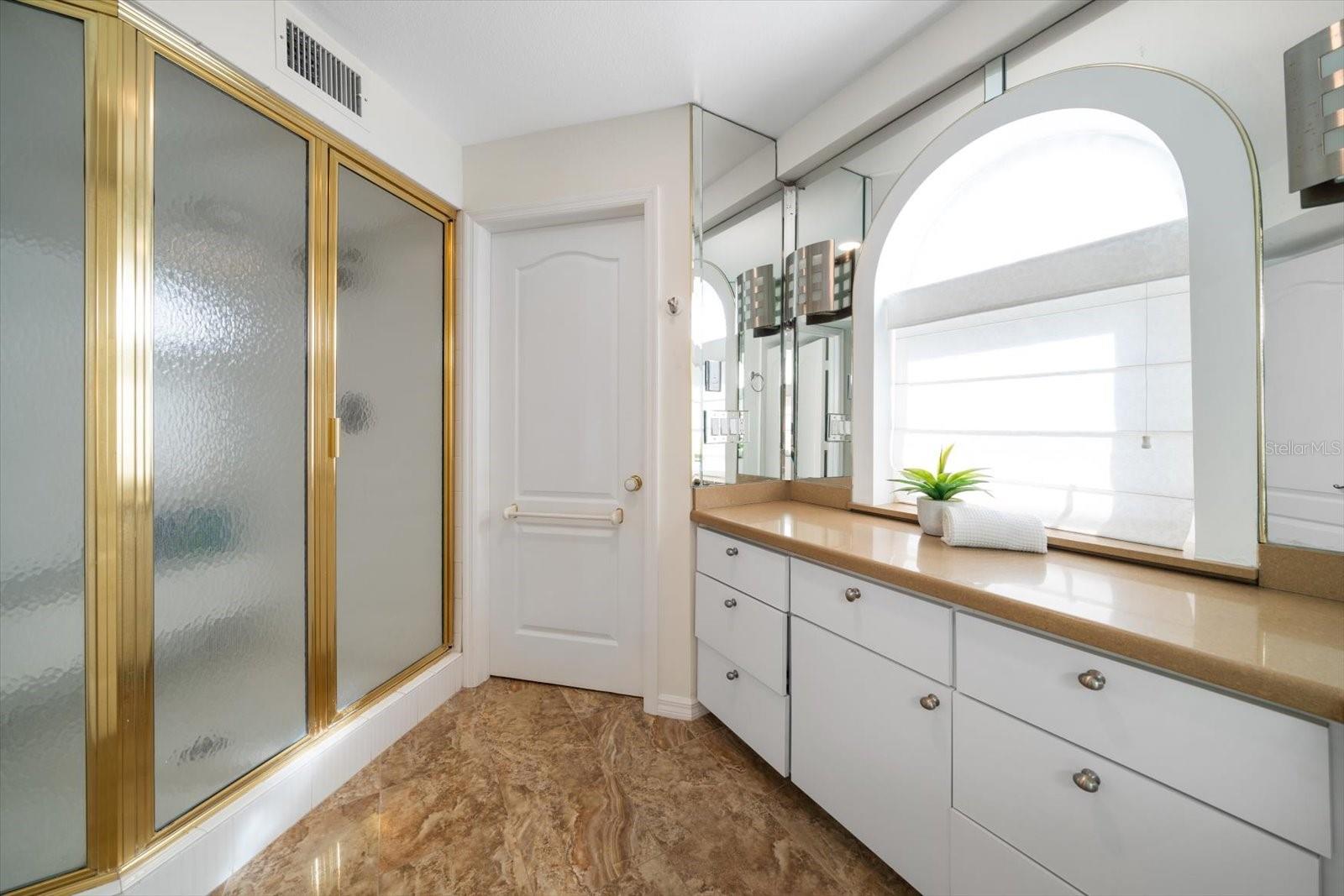 Image 37 of 73 For 15564 Gulf Boulevard