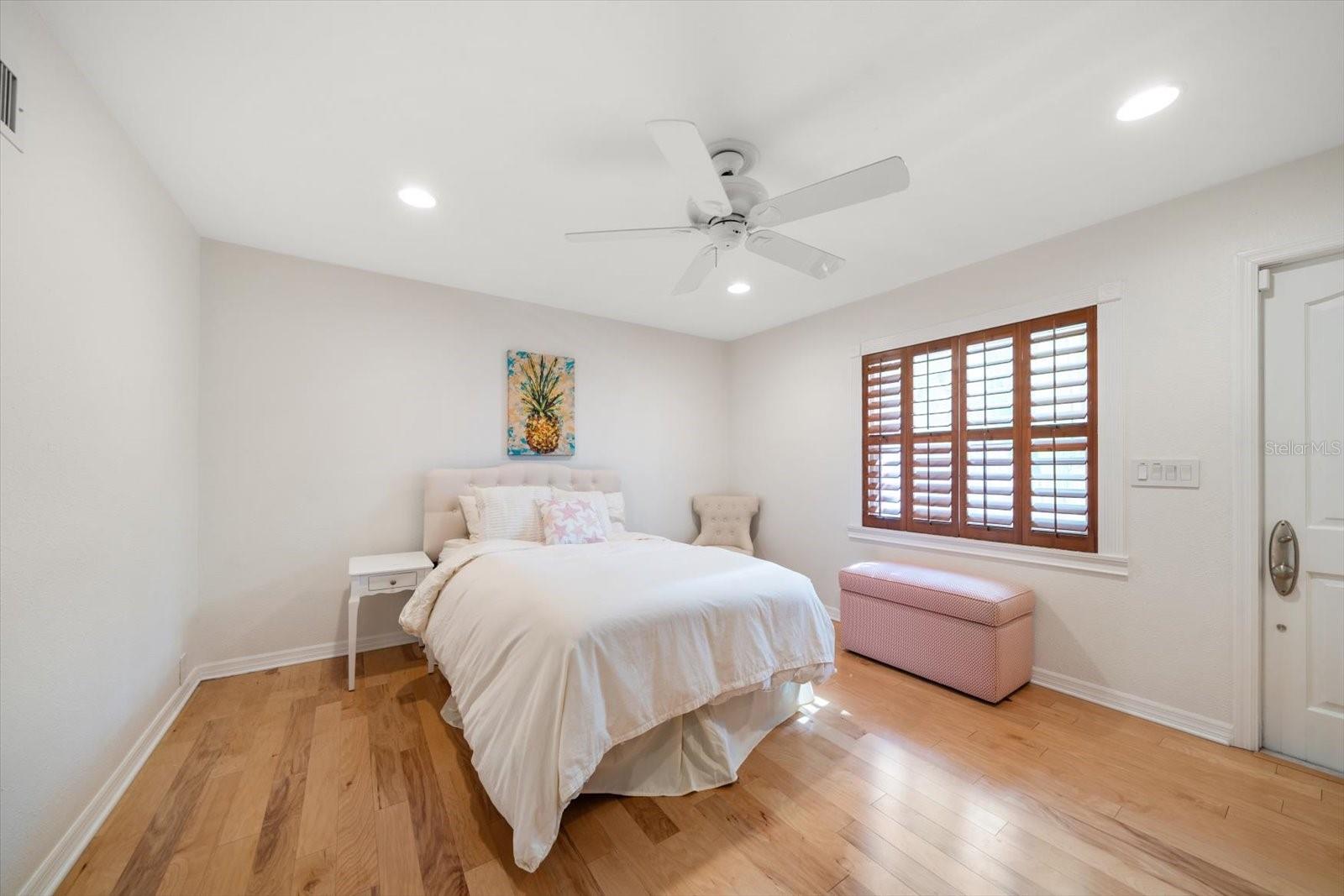 Image 43 of 73 For 15564 Gulf Boulevard