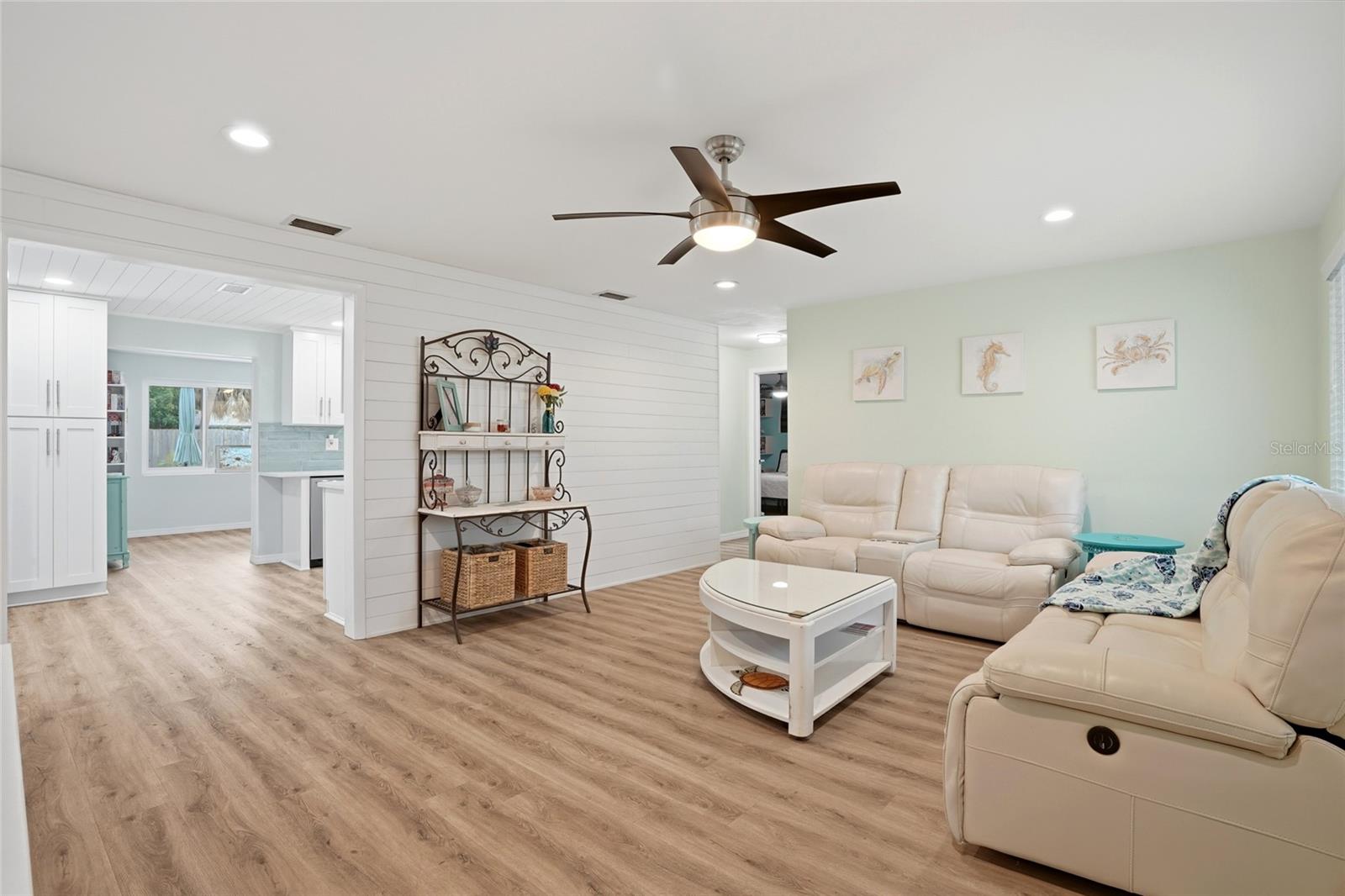 Image 2 of 41 For 921 Deville Drive E