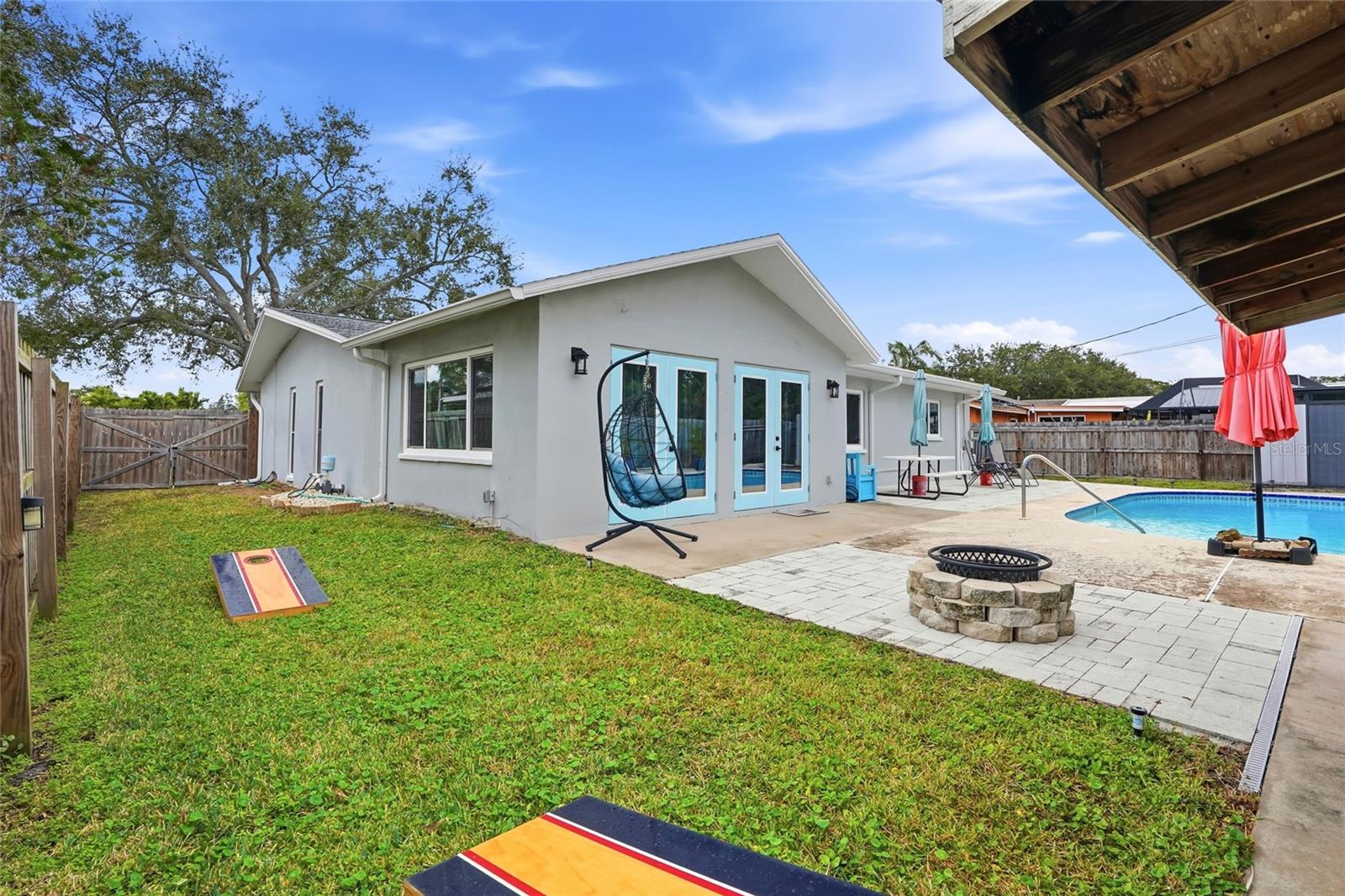 Image 28 of 41 For 921 Deville Drive E