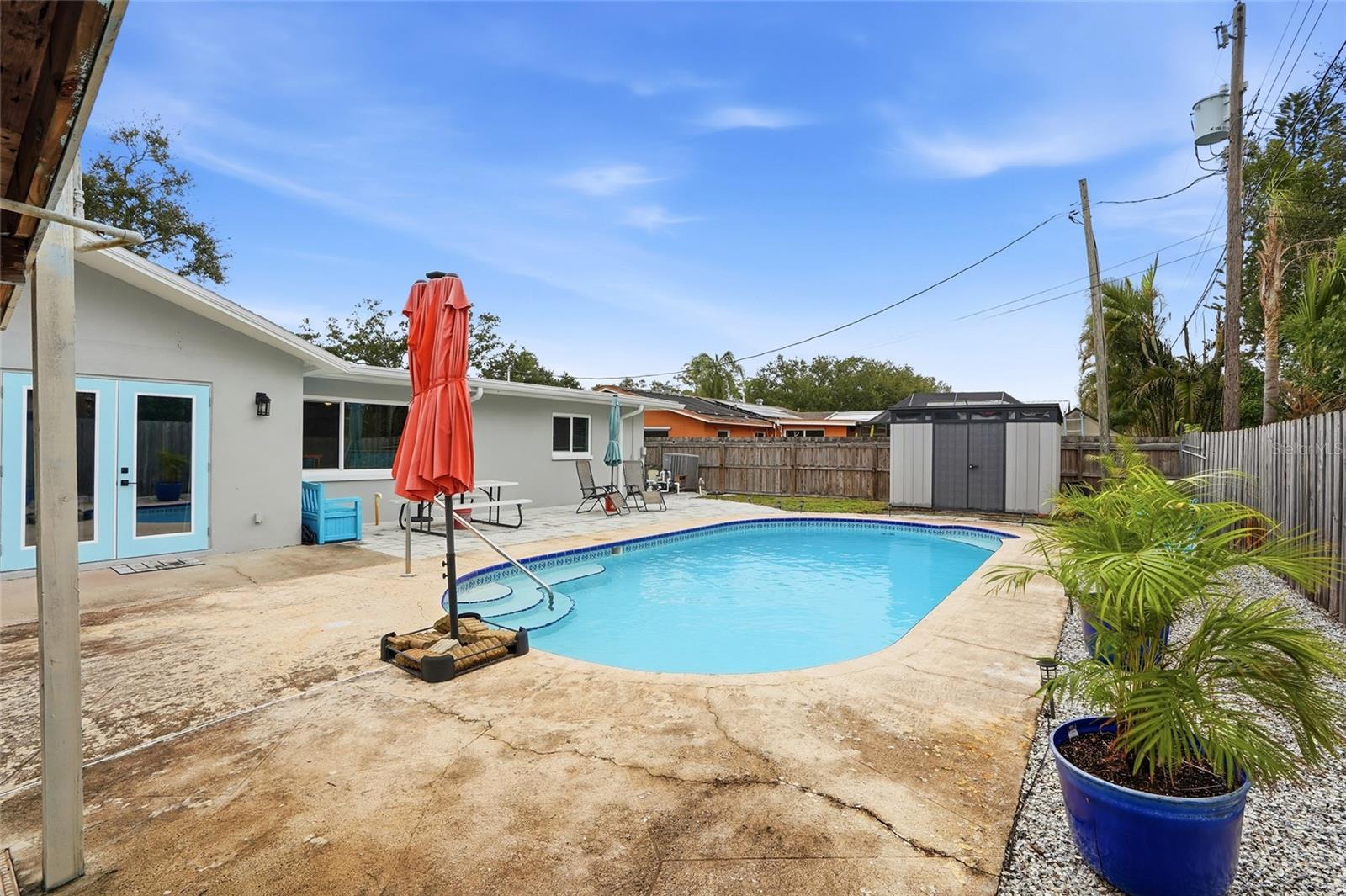 Image 29 of 41 For 921 Deville Drive E