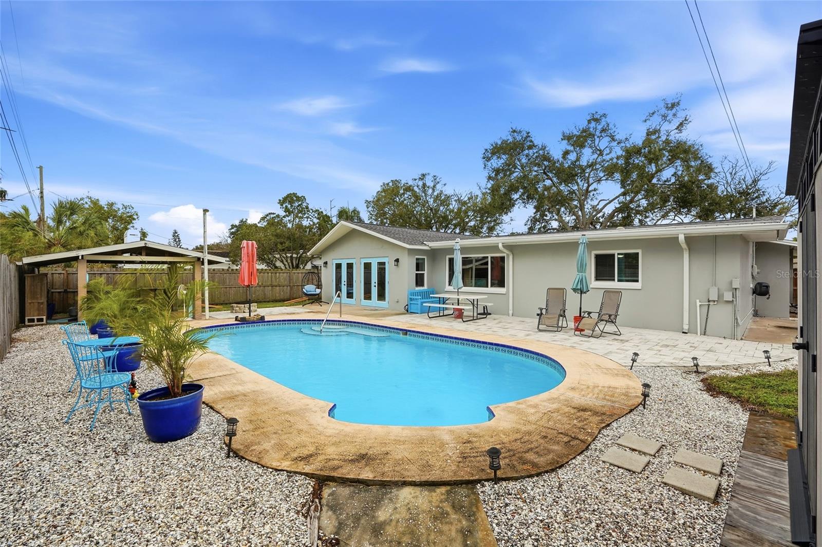 Image 30 of 41 For 921 Deville Drive E