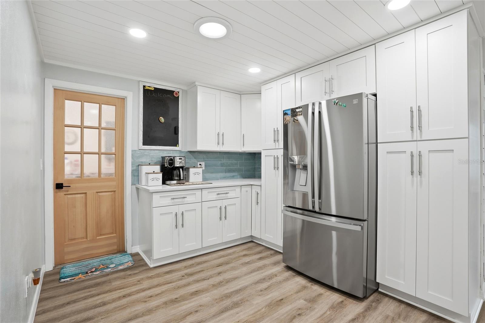 Image 7 of 41 For 921 Deville Drive E