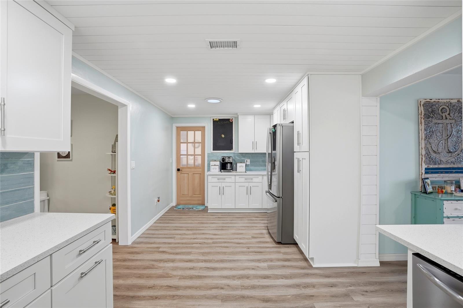 Image 9 of 41 For 921 Deville Drive E