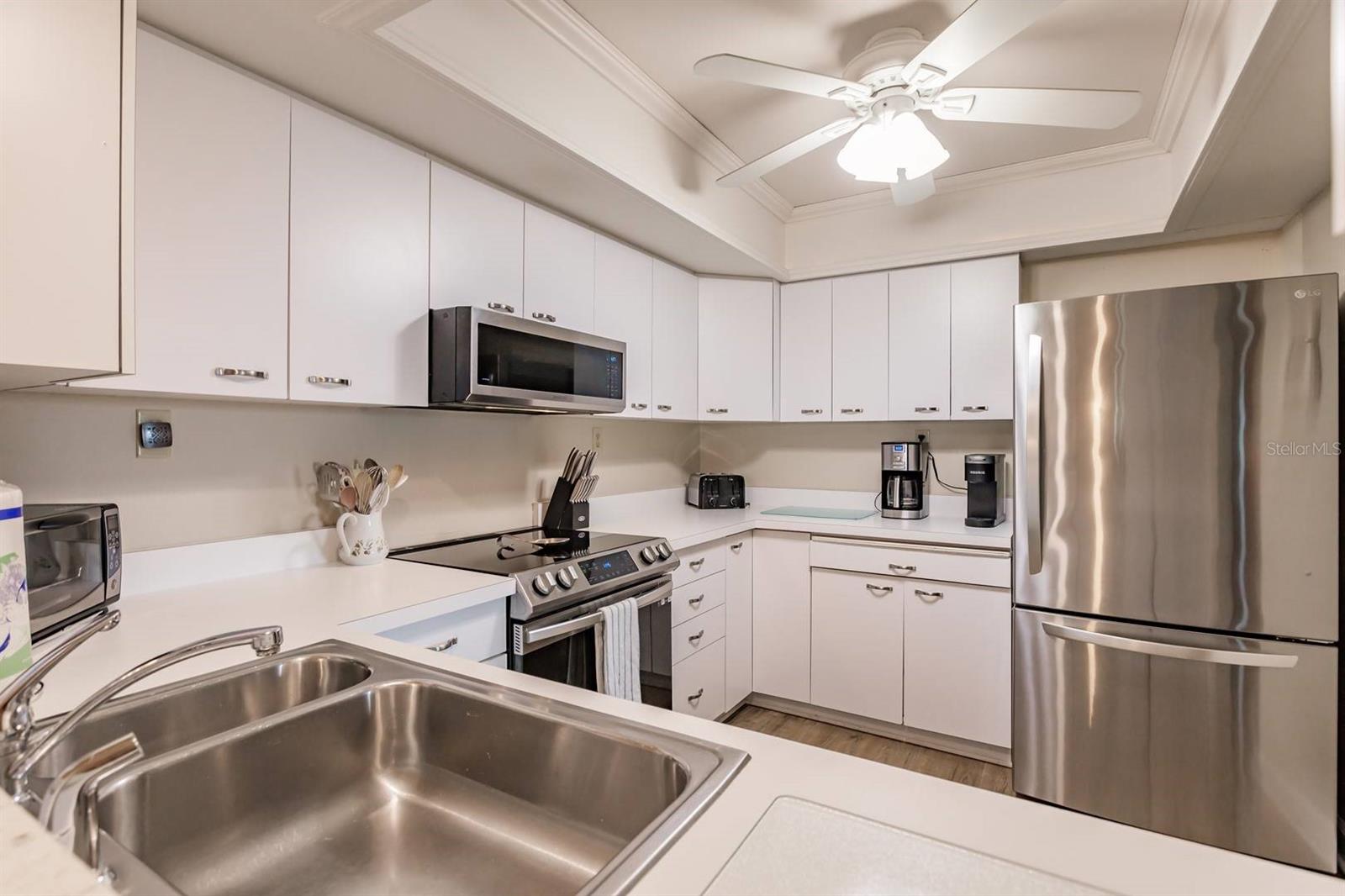 Image 7 of 27 For 1125 Peppertree Drive 701