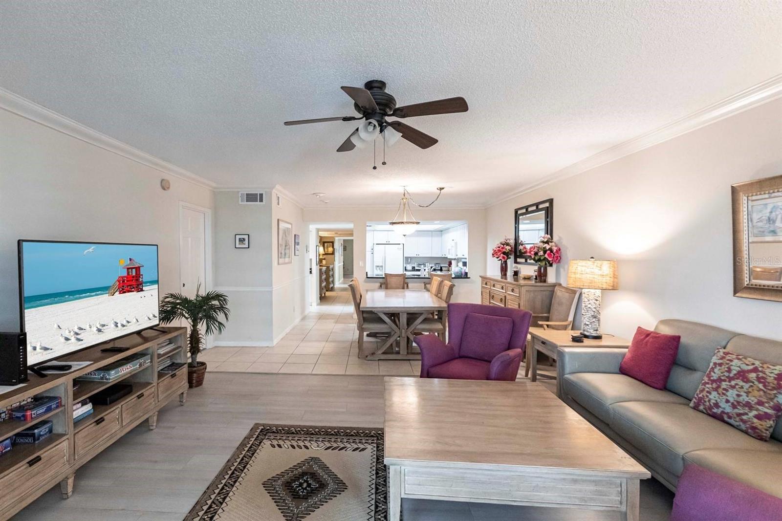 Image 6 of 25 For 1125 Peppertree Drive 707