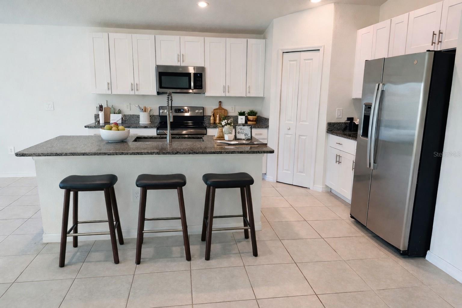 Image 2 of 10 For 13181 Garnet Raspberry Avenue