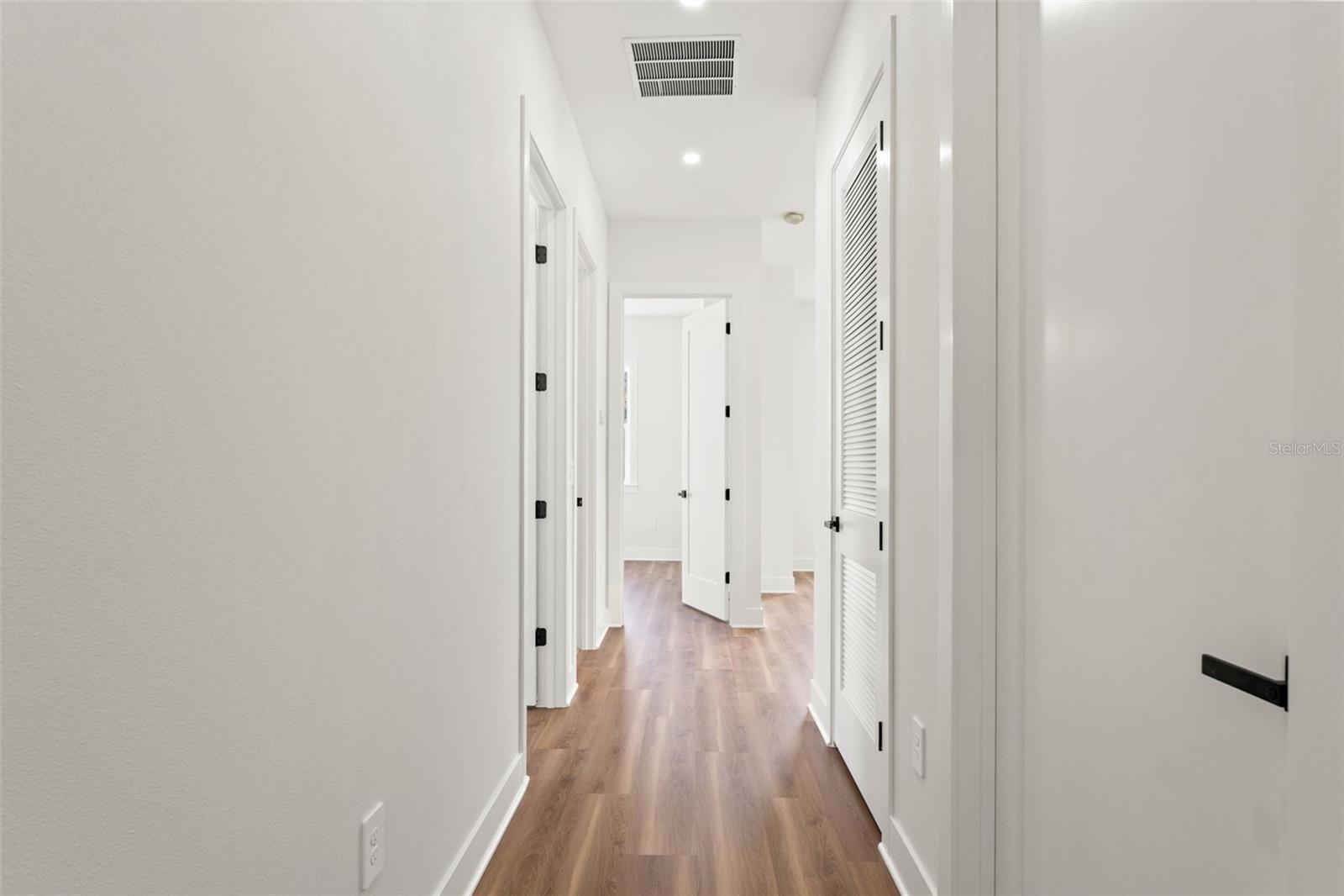 Image 25 of 51 For 10164 Hodson Place