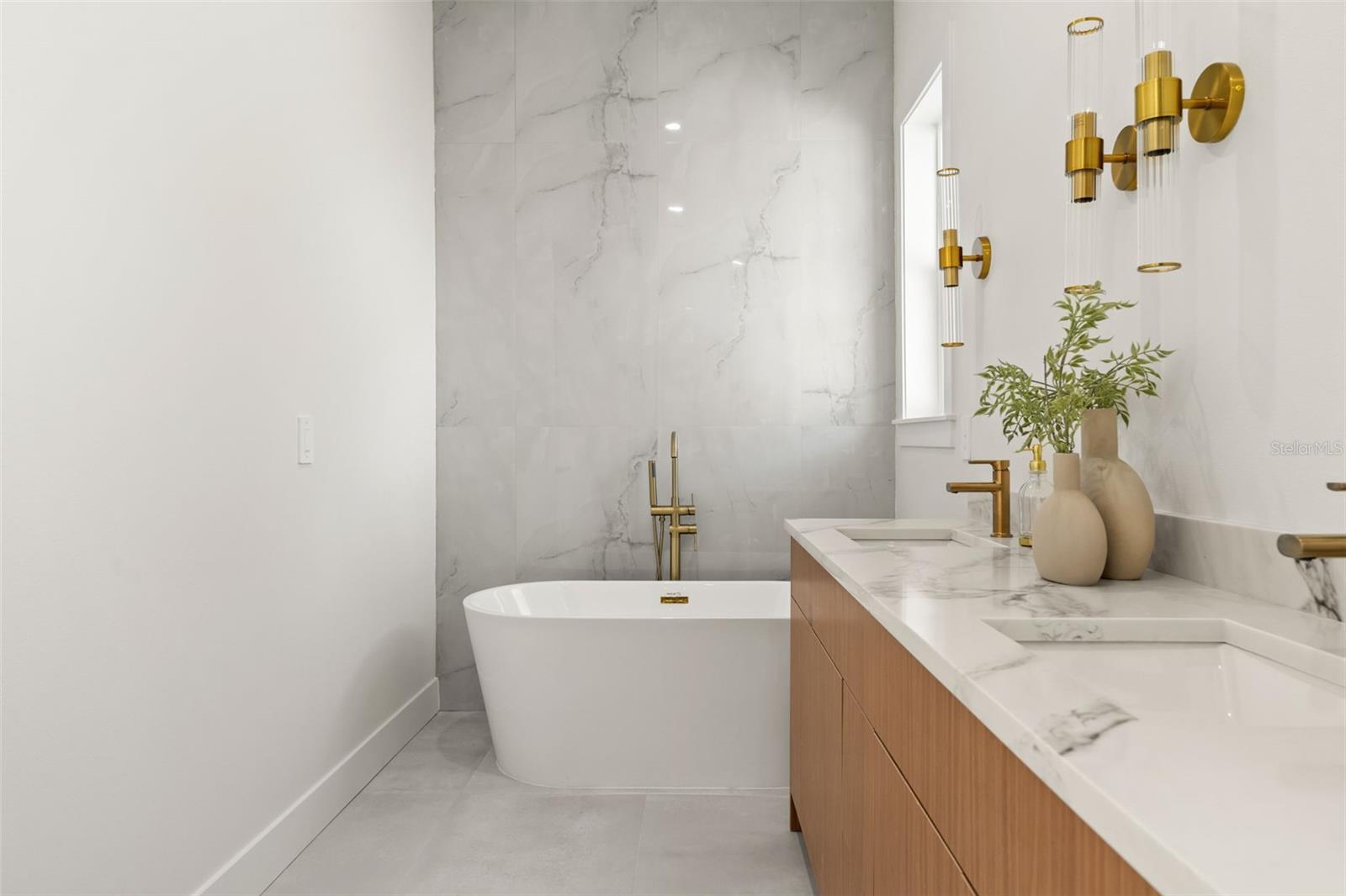 Image 29 of 51 For 10164 Hodson Place