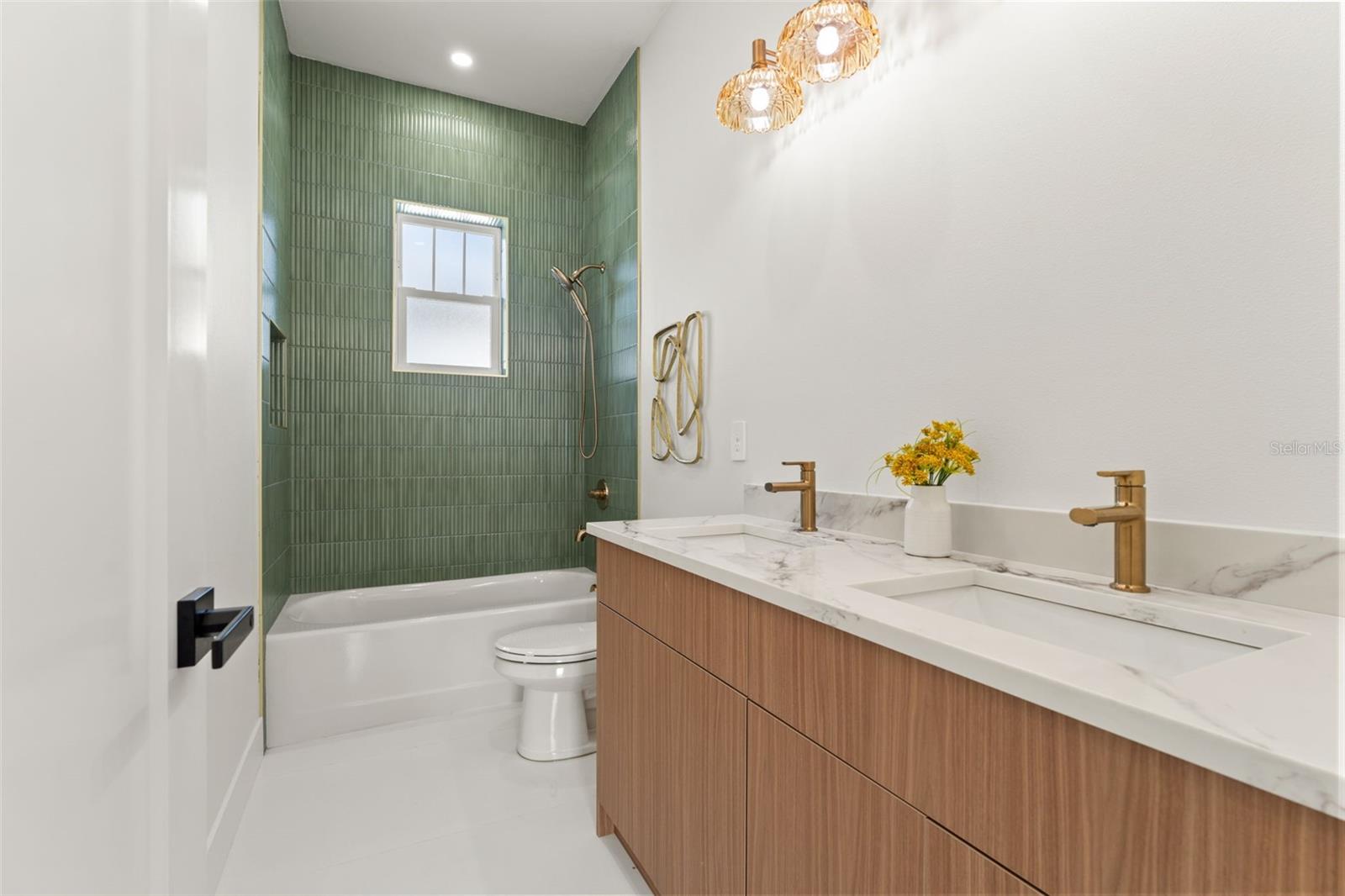 Image 37 of 51 For 10164 Hodson Place