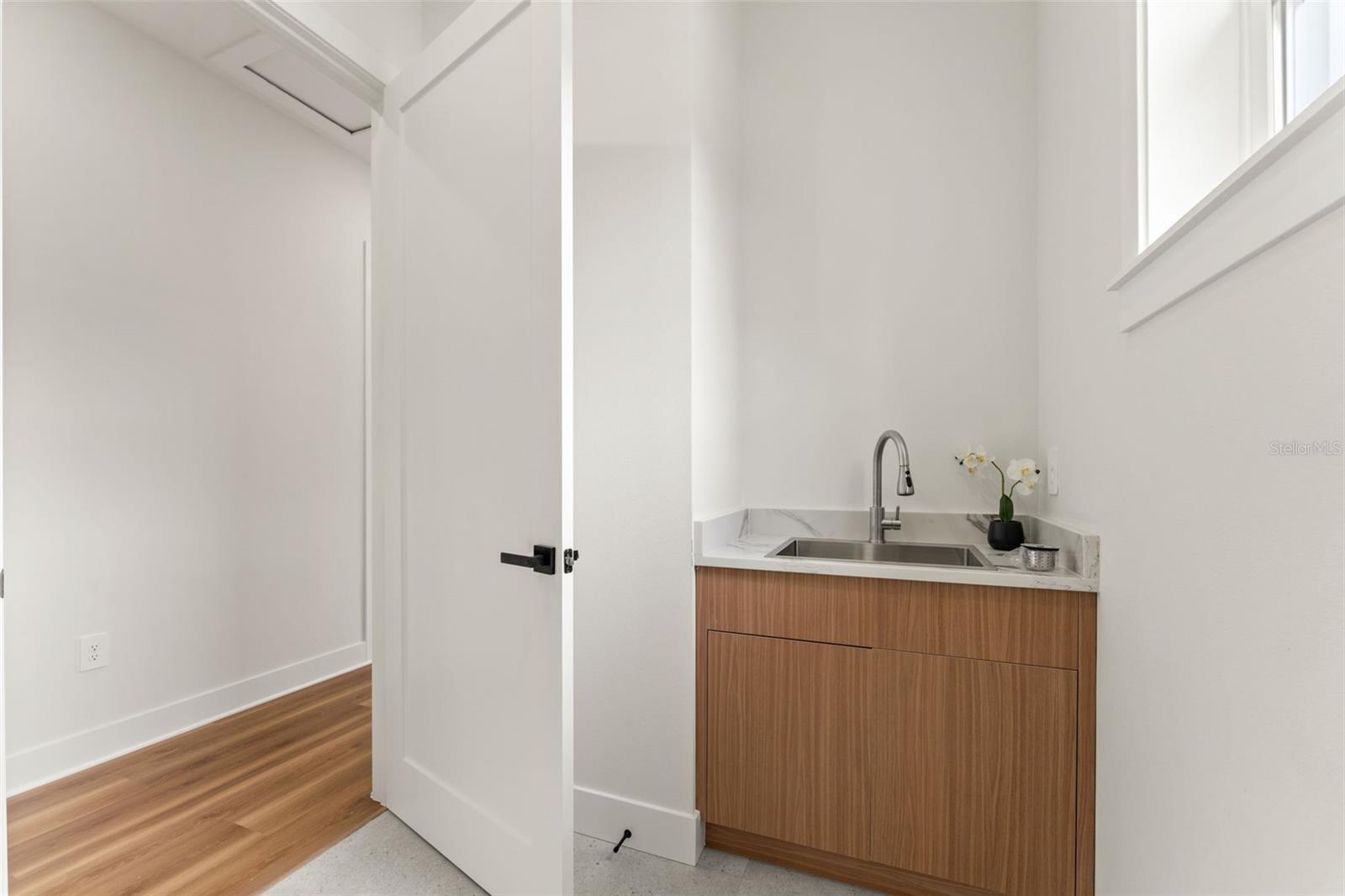 Image 41 of 51 For 10164 Hodson Place