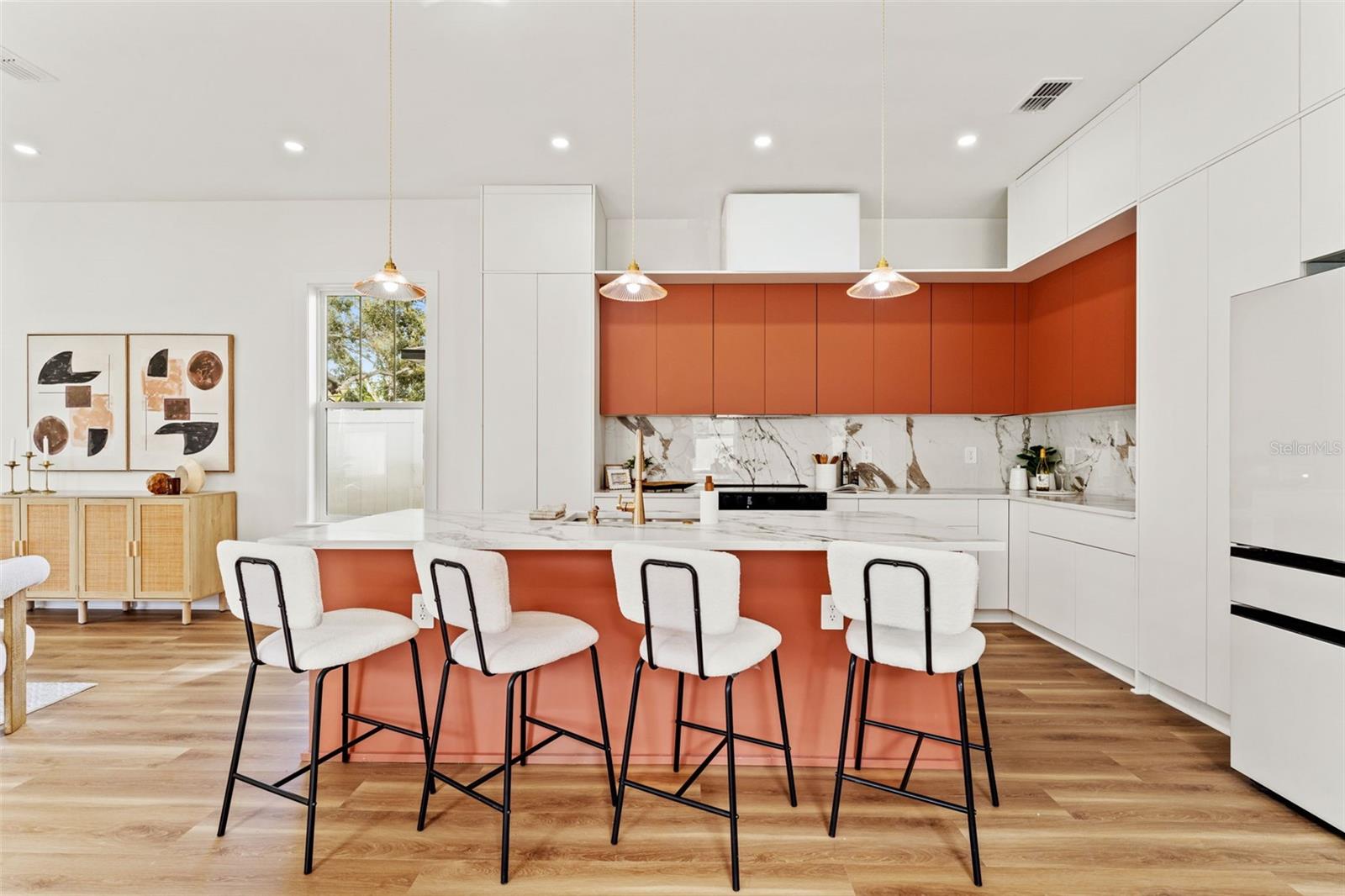 Image 6 of 51 For 10164 Hodson Place