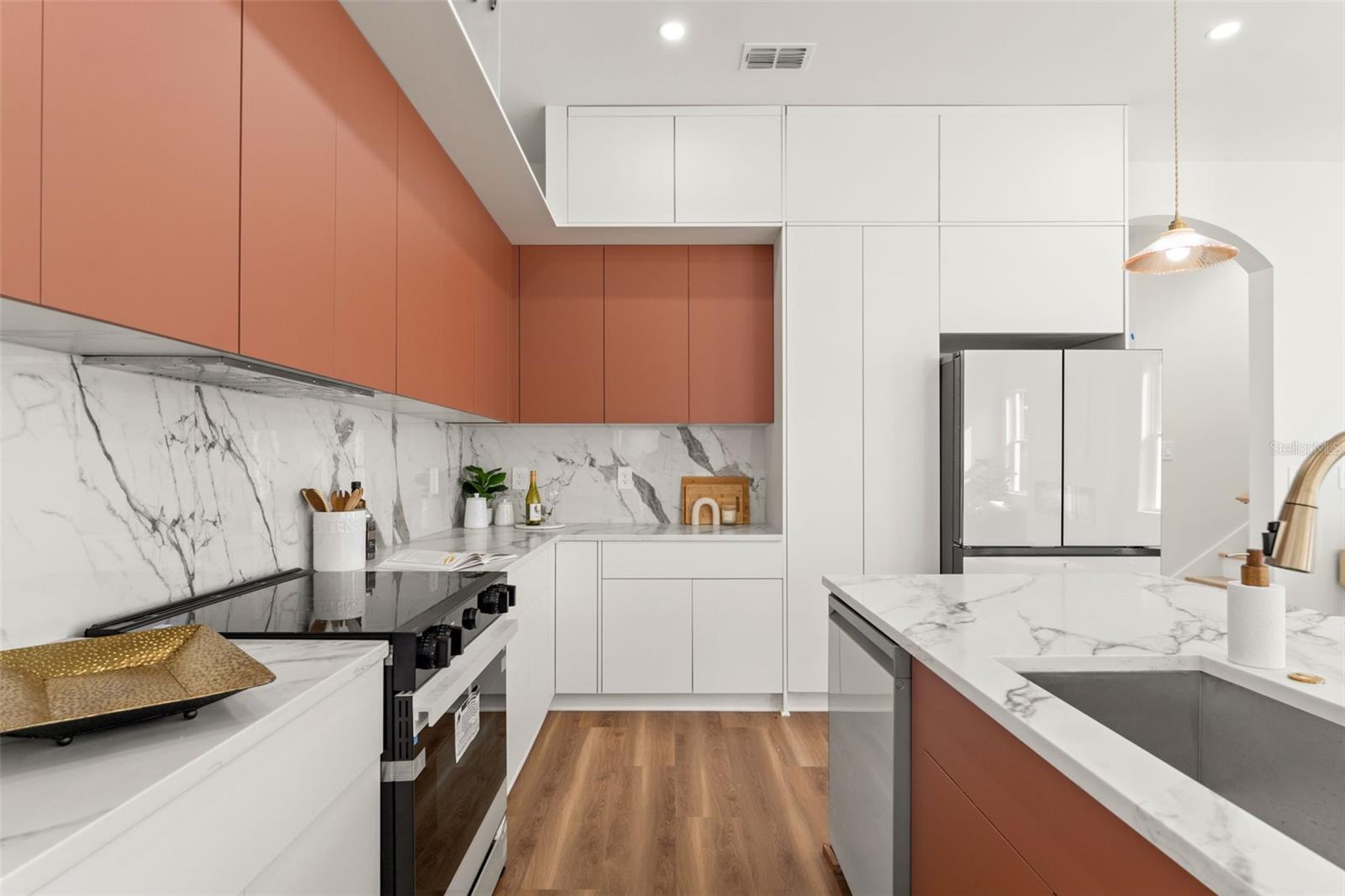 Image 7 of 51 For 10164 Hodson Place