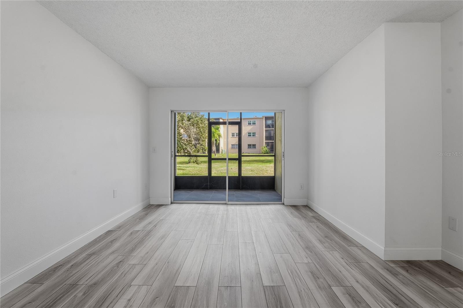 Image 14 of 47 For 1375 Doolittle Lane 103