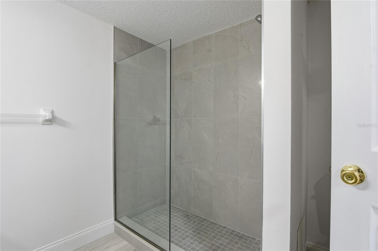 Image 16 of 47 For 1375 Doolittle Lane 103